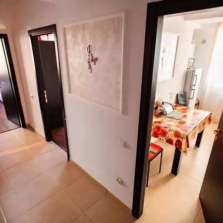 Sunset Breeze Summerland Apartment
